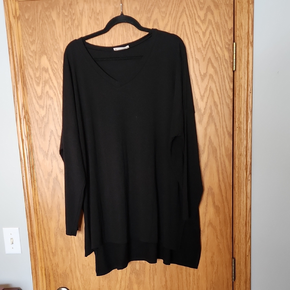 Zenana Outfitters Black V-Neck Tunic Size 2x